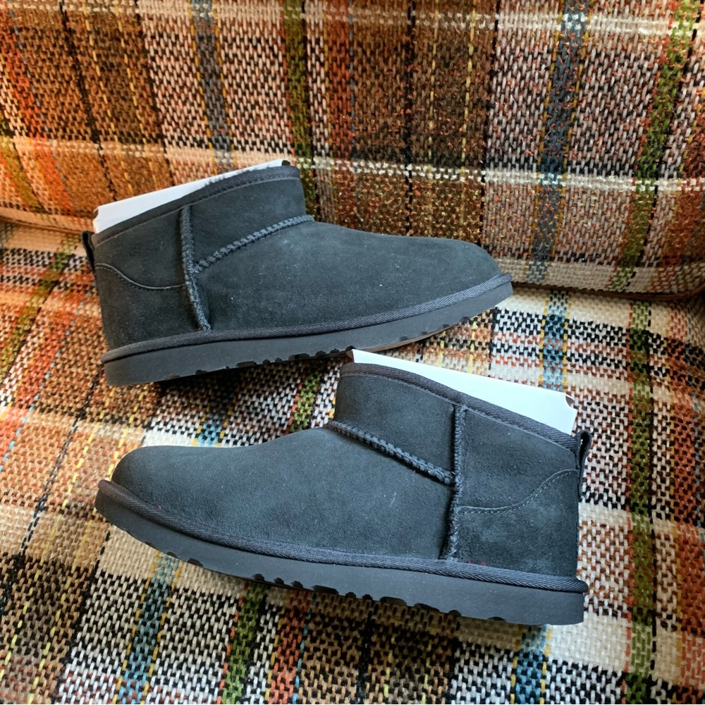 UGG Ultra Mini Classic Boot - Black - Picture 5 of 13